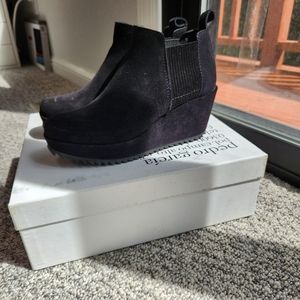 LNIB Pedro garcia Fawn wedge bootie